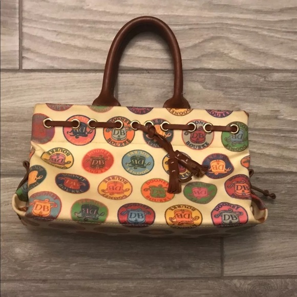 Dooney & Bourke Handbags - Dooney & Bourke Medallion Purse